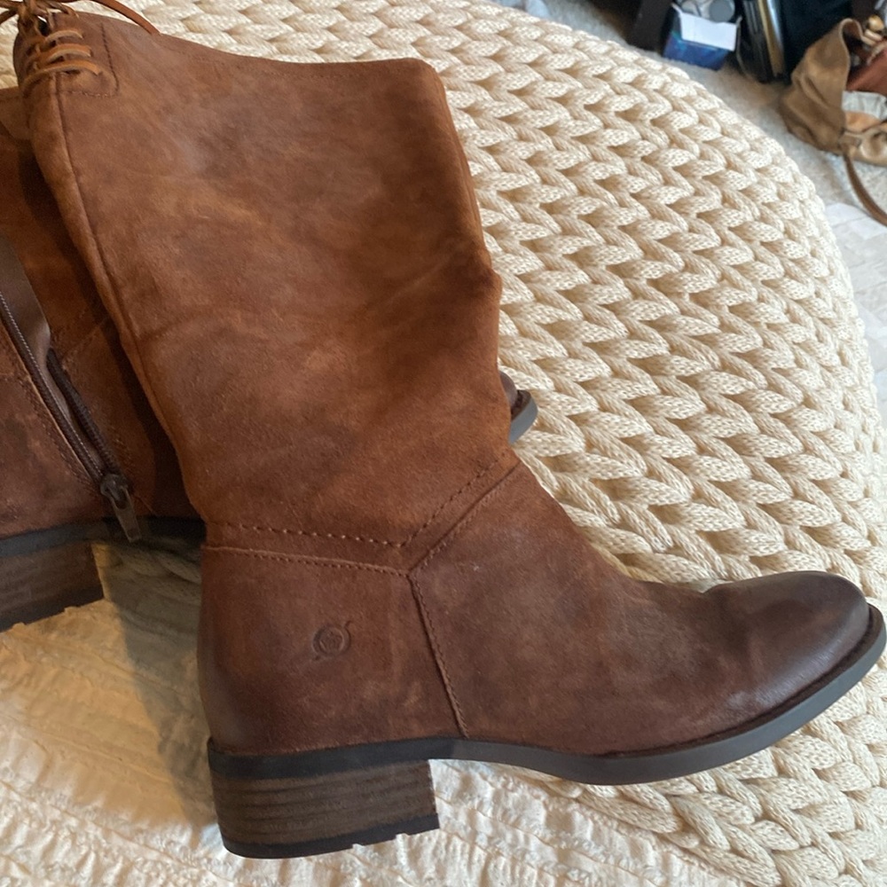 Born boots NWOT